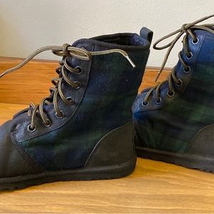 UGG Women’s Plaid Lace Boots Green Blue Black 1097420 size 9 Wool RARE.